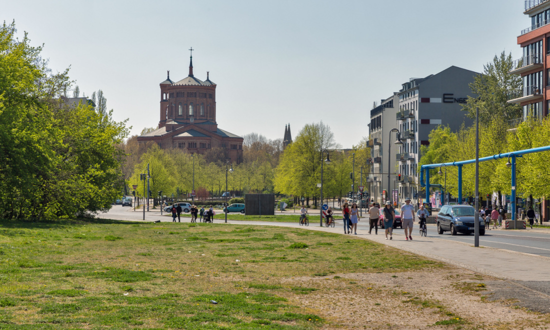 [Video] How a man challenged East & West Berlin with a vegetable garden