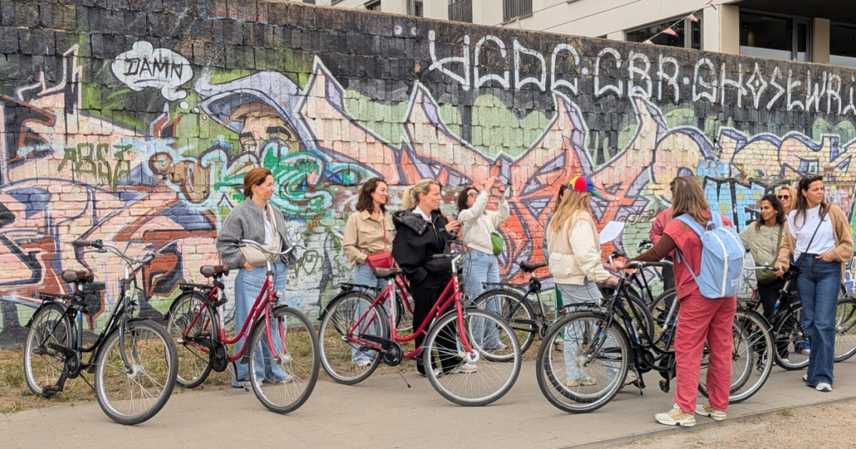 Berlin pilot scheme may offer free bikes to tourists who arrive by train