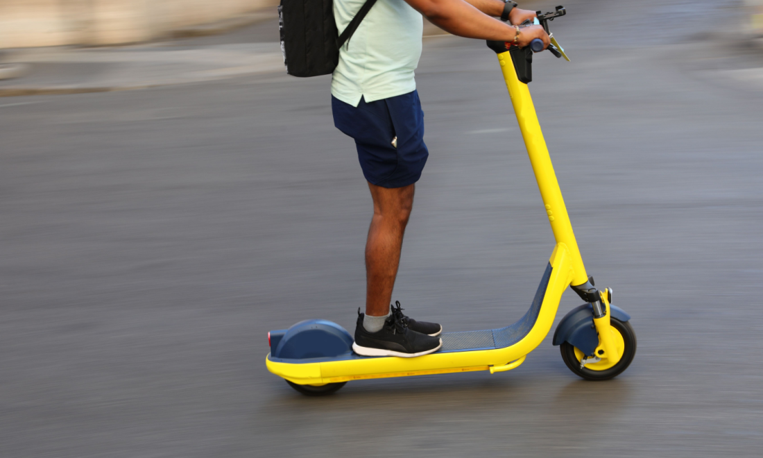 27 year old rides e-scooter on the German autobahn