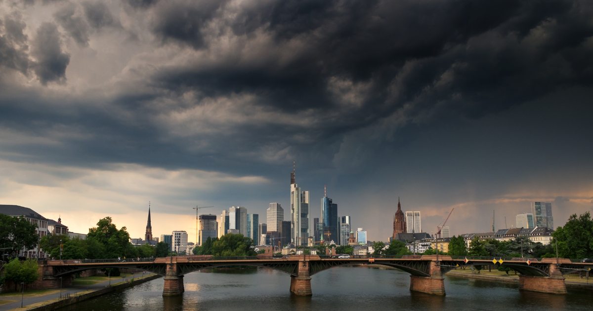 DWD issues level 4 storm warning for southwestern Germany