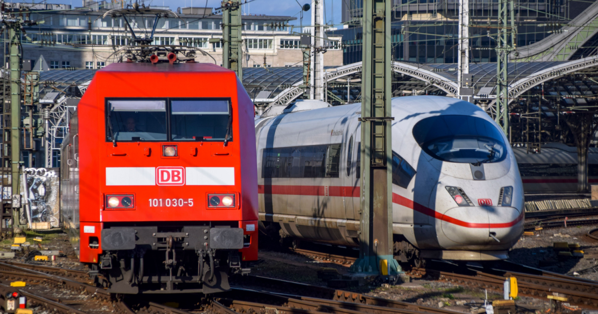 Trains disrupted at Cologne Hbf after kids lay concrete slab on track