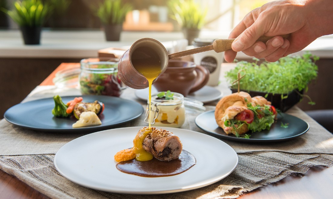 Michelin-starred chefs in Berlin cooking free meals for healthcare workers