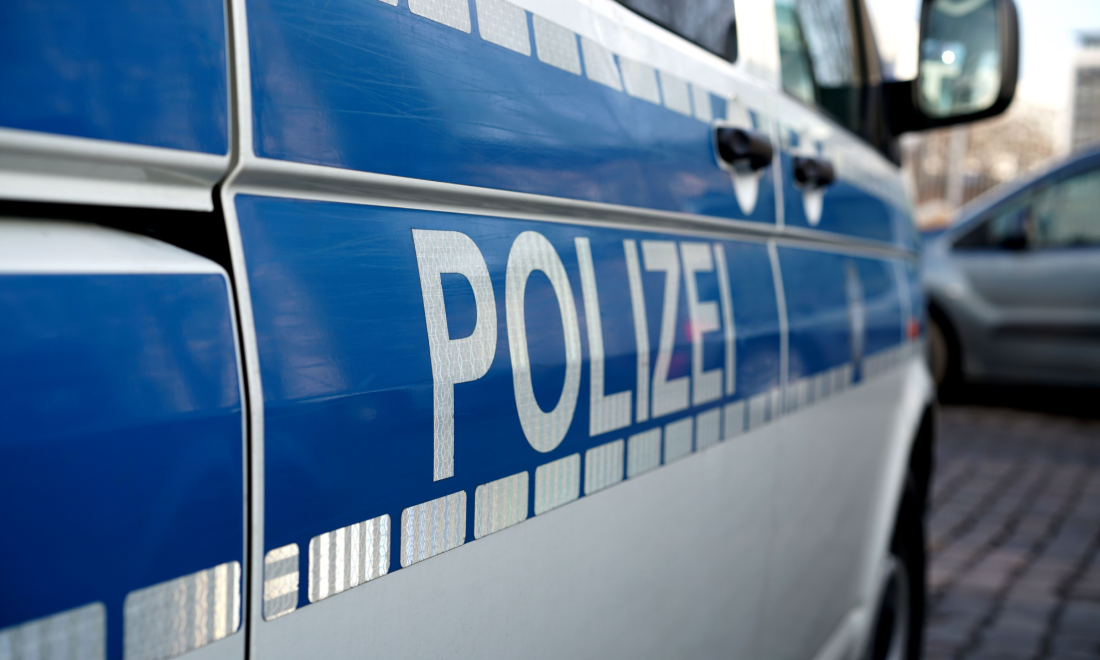 Central Mannheim closed after car drives into crowd