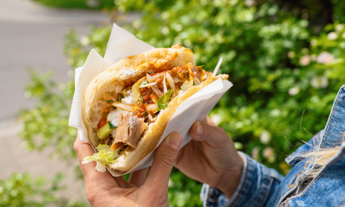 Spargeldöner fever: Berlin restaurant introduces Döner kebabs with asparagus