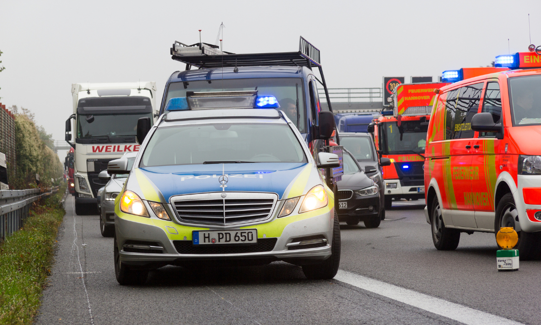 [Video] German policeman chastises drivers filming fatal accident
