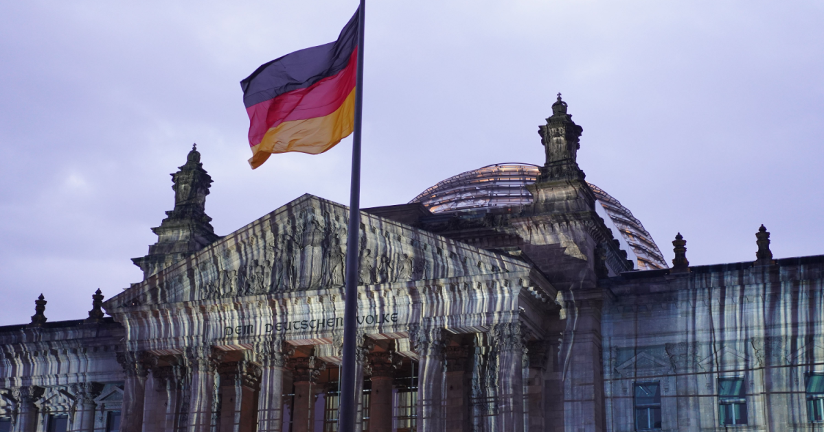 Reichstag building “re-wrapped” in homage to iconic 1995 art installation