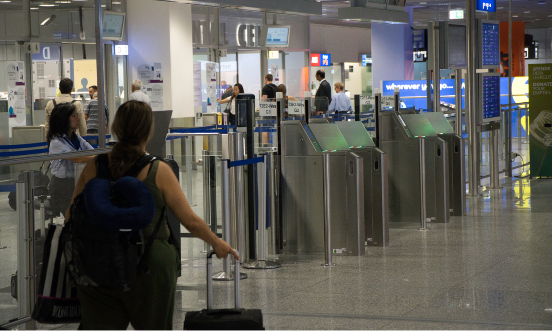 Frankfurt Airport authorises walk-through body scanners